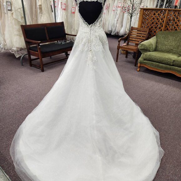 Regina Bianca RB1512 Size 8 White Lace/Tulle Ballgown Bridal/Wedding Dress - Picture 6 of 10